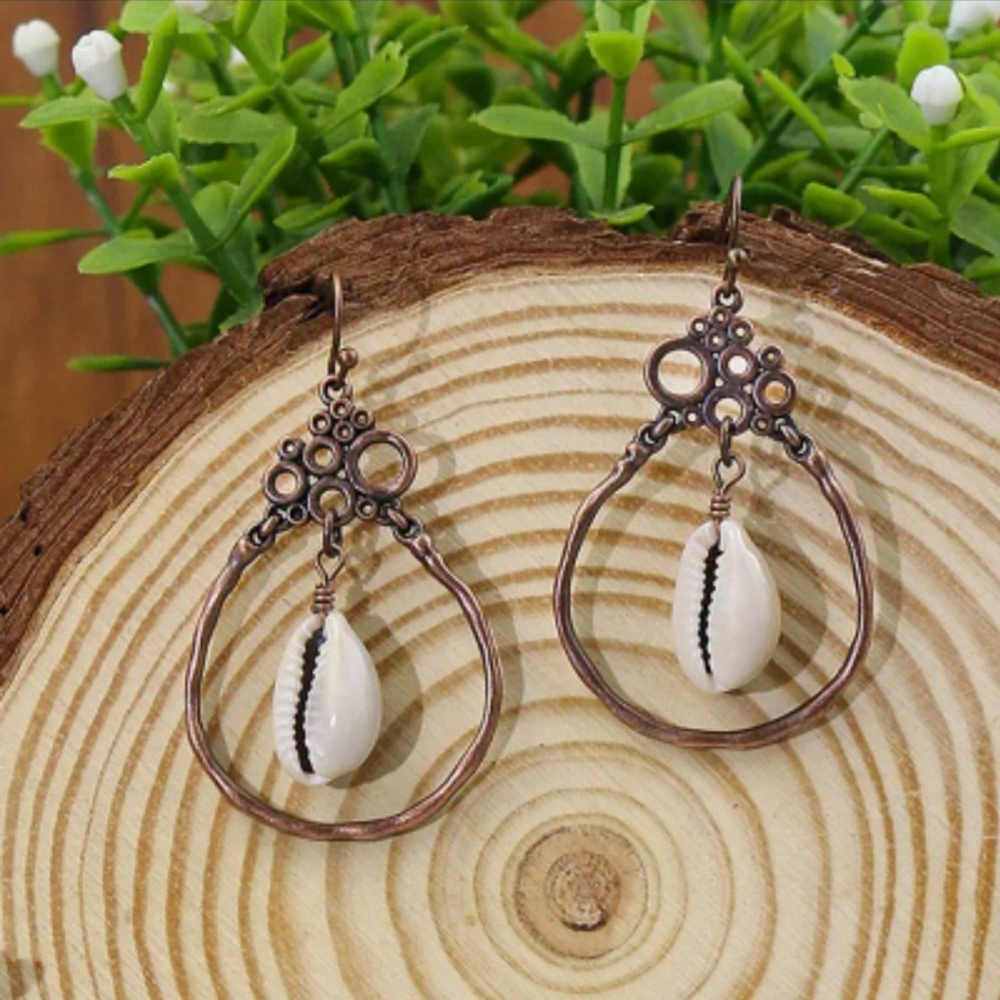 Brass Color shell dangle Earrings